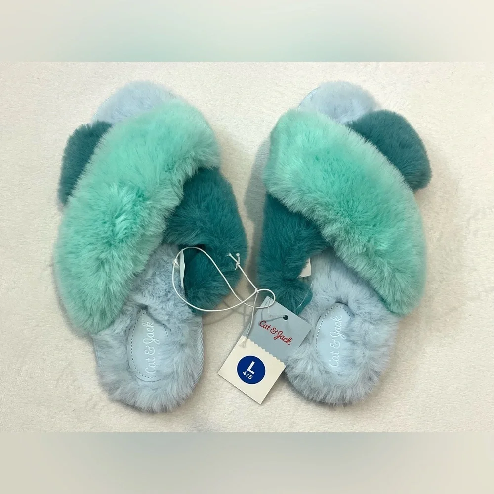Cat & Jack Mint and Teal Cross Band Faux Fur Slippers Children’s / Kids Sz 4/5